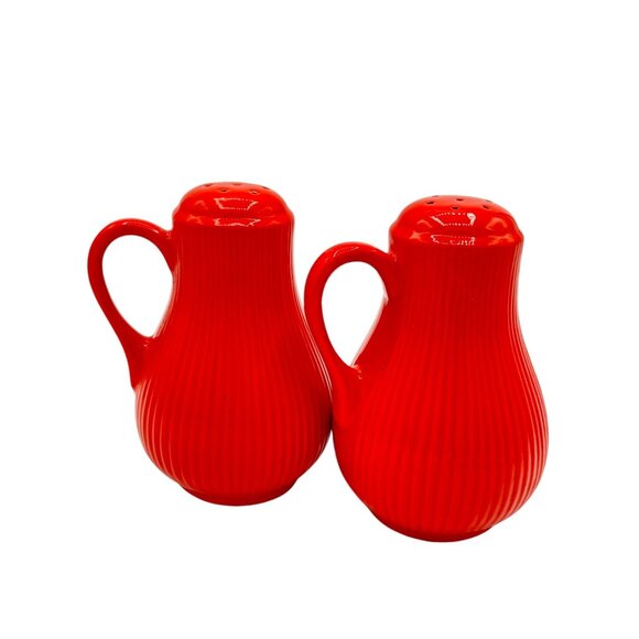 Vintage Hall Pottery Red Handle Salt and Pepper Shaker 5" - Picture 7 of 8